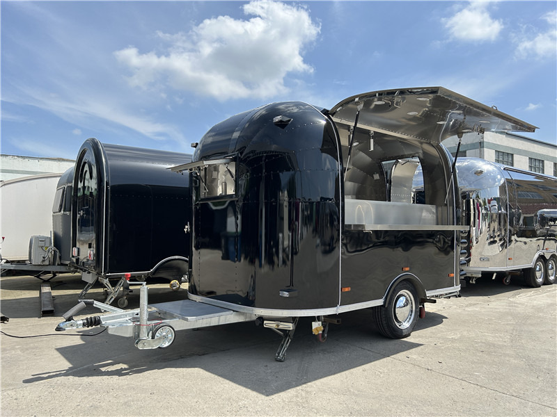 European Food Truck Crepe,Burger,Grilled Sausage,Lángos Food Trailer - Försäljningsvagn: bild 2 European Food Truck Crepe,Burger,Grilled Sausage,Lángos Food Trailer - Försäljningsvagn: bild 2