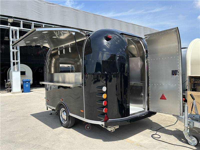 European Food Truck Crepe,Burger,Grilled Sausage,Lángos Food Trailer - Försäljningsvagn: bild 3 European Food Truck Crepe,Burger,Grilled Sausage,Lángos Food Trailer - Försäljningsvagn: bild 3