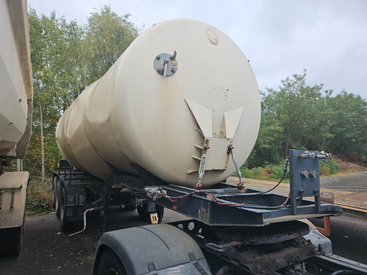Kässbohrer Silo Güllefaß 33m³ Blattfederung - Bulktrailer: bild 3 Kässbohrer Silo Güllefaß 33m³ Blattfederung - Bulktrailer: bild 3