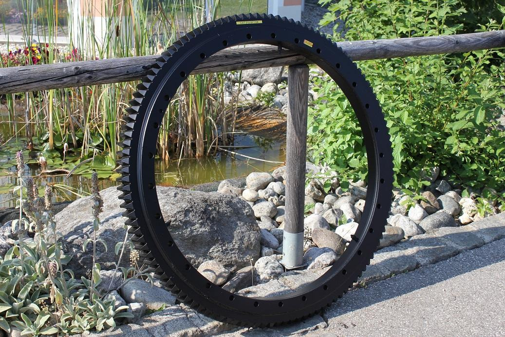 Caterpillar 212 BFT - Svängkrans för Byggmaskiner: bild 1 Caterpillar 212 BFT - Svängkrans för Byggmaskiner: bild 1