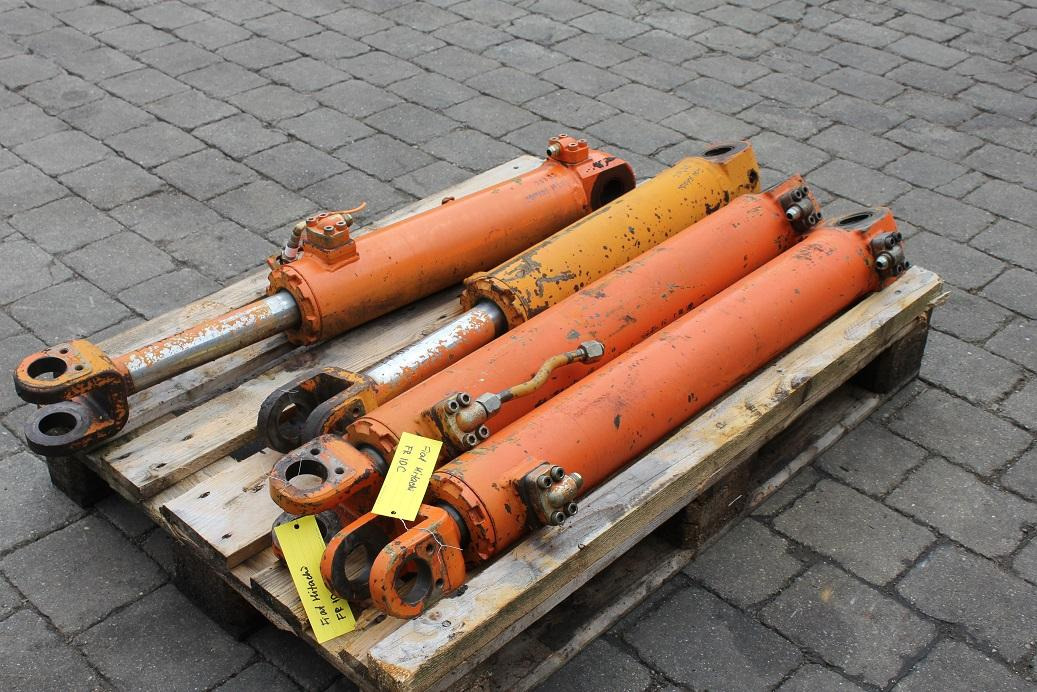 Fiat-Allis FR 10 - Hydraulcylinder för Byggmaskiner: bild 1 Fiat-Allis FR 10 - Hydraulcylinder för Byggmaskiner: bild 1