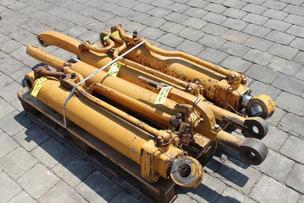 Fiat FL 10 C Laderaupe - Hydraulcylinder för Byggmaskiner: bild 1 Fiat FL 10 C Laderaupe - Hydraulcylinder för Byggmaskiner: bild 1