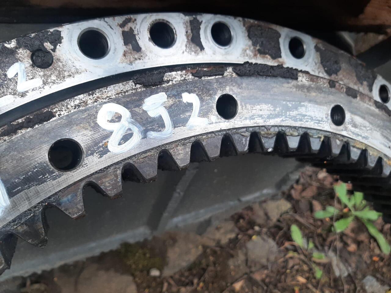 Hitachi EX 40 - Svängkrans för Byggmaskiner: bild 3 Hitachi EX 40 - Svängkrans för Byggmaskiner: bild 3