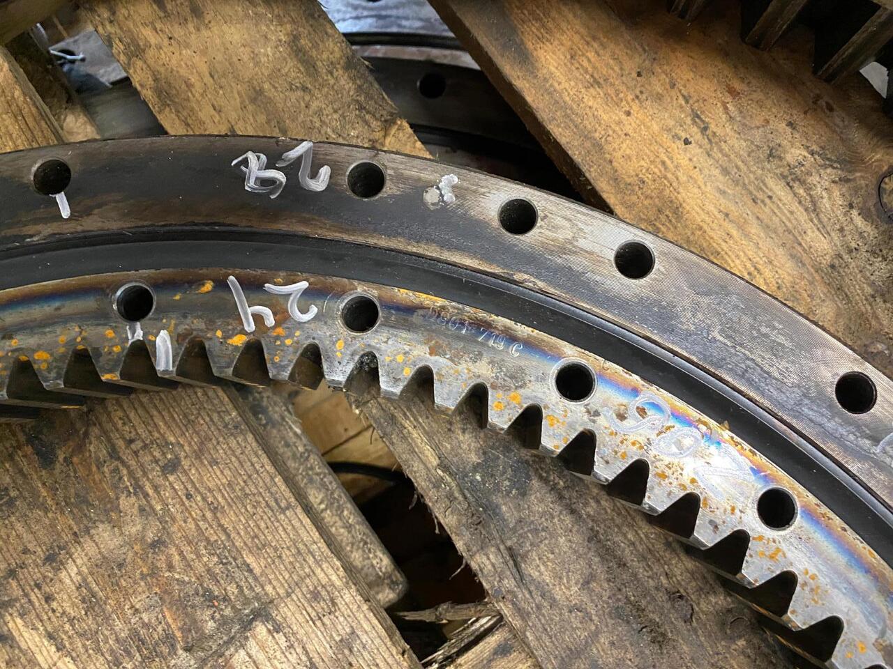 Hitachi ZX 50 - Svängkrans för Byggmaskiner: bild 5 Hitachi ZX 50 - Svängkrans för Byggmaskiner: bild 5