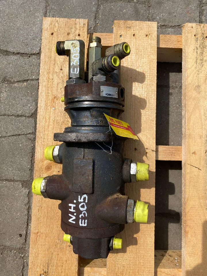 Holland E 305 - Svängmotor för Bandgrävare: bild 3 Holland E 305 - Svängmotor för Bandgrävare: bild 3