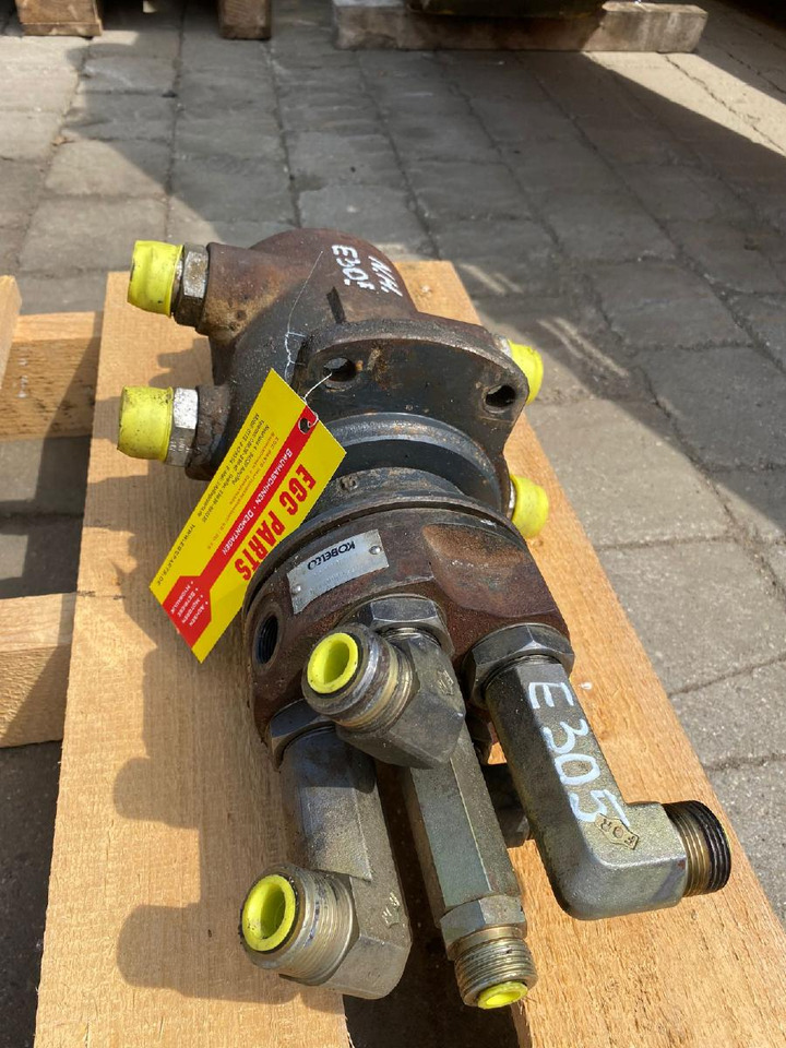 Holland E 305 - Svängmotor för Bandgrävare: bild 4 Holland E 305 - Svängmotor för Bandgrävare: bild 4