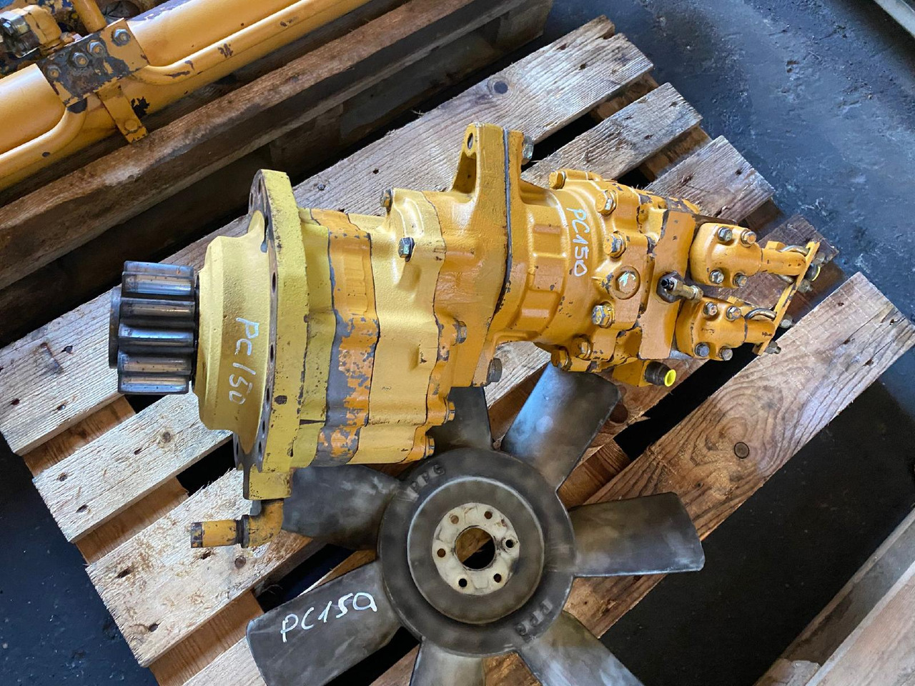 Komatsu PC 150 - Svängmotor för Byggmaskiner: bild 1 Komatsu PC 150 - Svängmotor för Byggmaskiner: bild 1