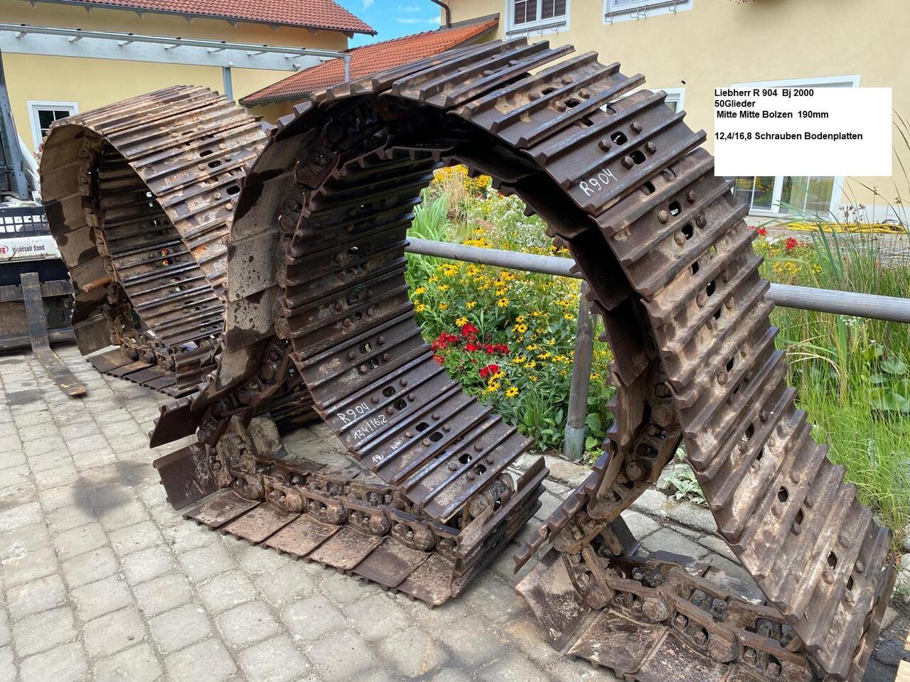 Liebherr R 904 - Larvband för Byggmaskiner: bild 1 Liebherr R 904 - Larvband för Byggmaskiner: bild 1