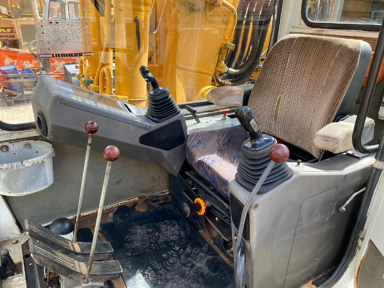 Liebherr R 912 LIT - Bandgrävare: bild 2 Liebherr R 912 LIT - Bandgrävare: bild 2