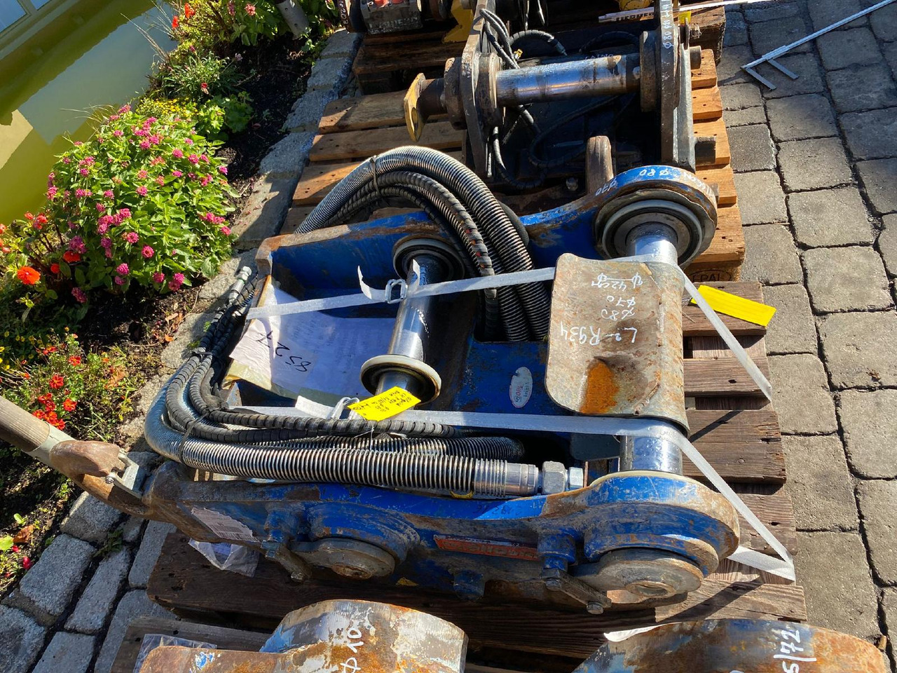 Oilquick Liebherr R 924 - Redskapsfäste för Byggmaskiner: bild 4 Oilquick Liebherr R 924 - Redskapsfäste för Byggmaskiner: bild 4