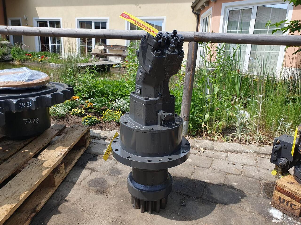 Sennebogen ZR 28 - Svängmotor för Byggmaskiner: bild 1 Sennebogen ZR 28 - Svängmotor för Byggmaskiner: bild 1