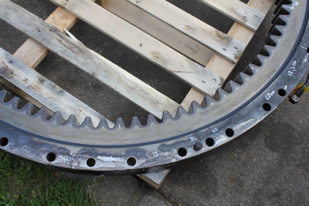 Volvo EC 240 B NLC - Svängkrans för Byggmaskiner: bild 2 Volvo EC 240 B NLC - Svängkrans för Byggmaskiner: bild 2