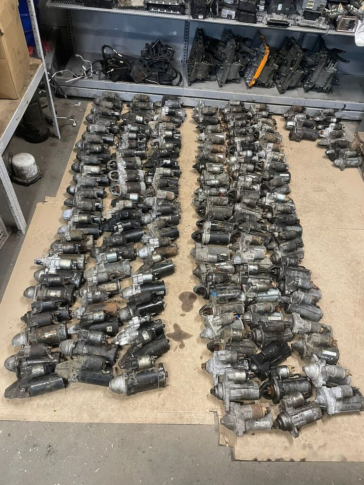 Bosch Iveco Daily 12V 0001109306 light - Starter för Transportbil: bild 1 Bosch Iveco Daily 12V 0001109306 light - Starter för Transportbil: bild 1