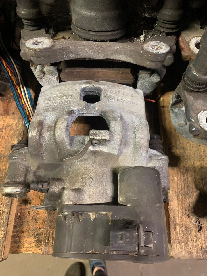 Brembo elektryczne D43901 Iveco Daily prawy, lewy, tył 2019- D43901 - Bromsok för Lastbil: bild 4 Brembo elektryczne D43901 Iveco Daily prawy, lewy, tył 2019- D43901 - Bromsok för Lastbil: bild 4