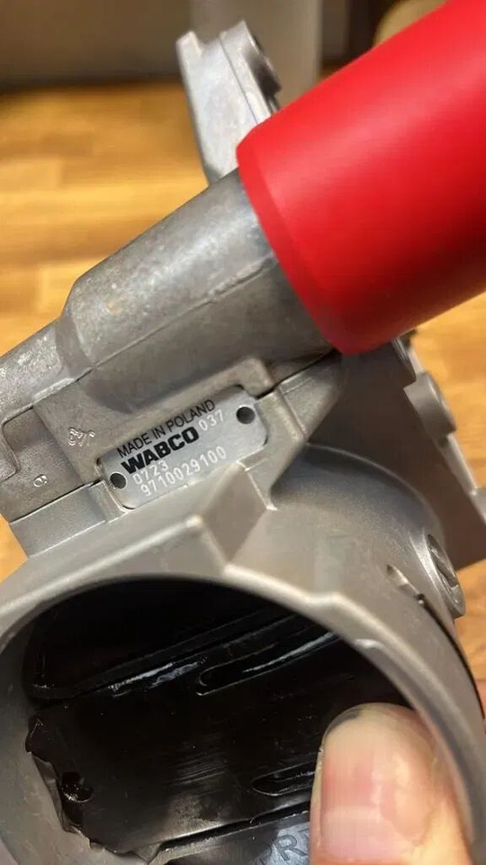 NOWY ZAWÓR PARKUJĄCO LUZUJĄCY WABCO 9710029100 - Bromsventil för Lastbil: bild 2 NOWY ZAWÓR PARKUJĄCO LUZUJĄCY WABCO 9710029100 - Bromsventil för Lastbil: bild 2