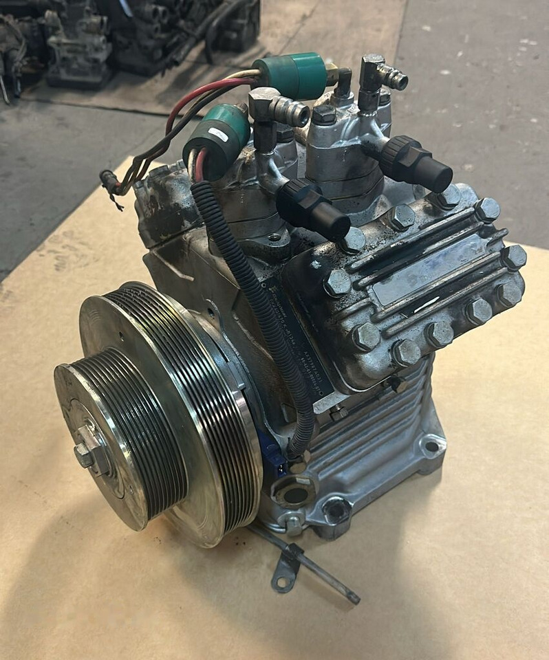 Sprężarka kompresor klimatyzacji Bock Eberspacher FKX40/470K 8862010000407 - A/C kompressor för Lastbil: bild 1 Sprężarka kompresor klimatyzacji Bock Eberspacher FKX40/470K 8862010000407 - A/C kompressor för Lastbil: bild 1