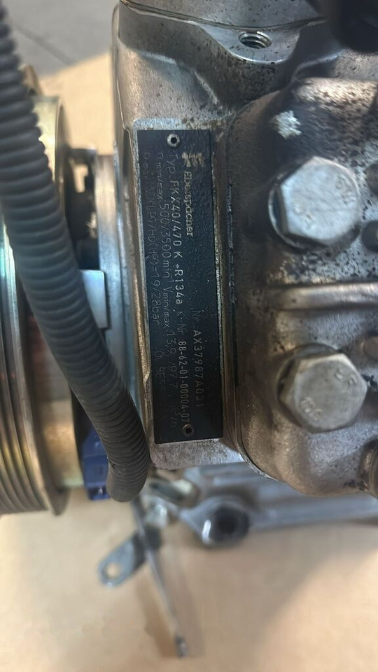 Sprężarka kompresor klimatyzacji Bock Eberspacher FKX40/470K 8862010000407 - A/C kompressor för Lastbil: bild 4 Sprężarka kompresor klimatyzacji Bock Eberspacher FKX40/470K 8862010000407 - A/C kompressor för Lastbil: bild 4