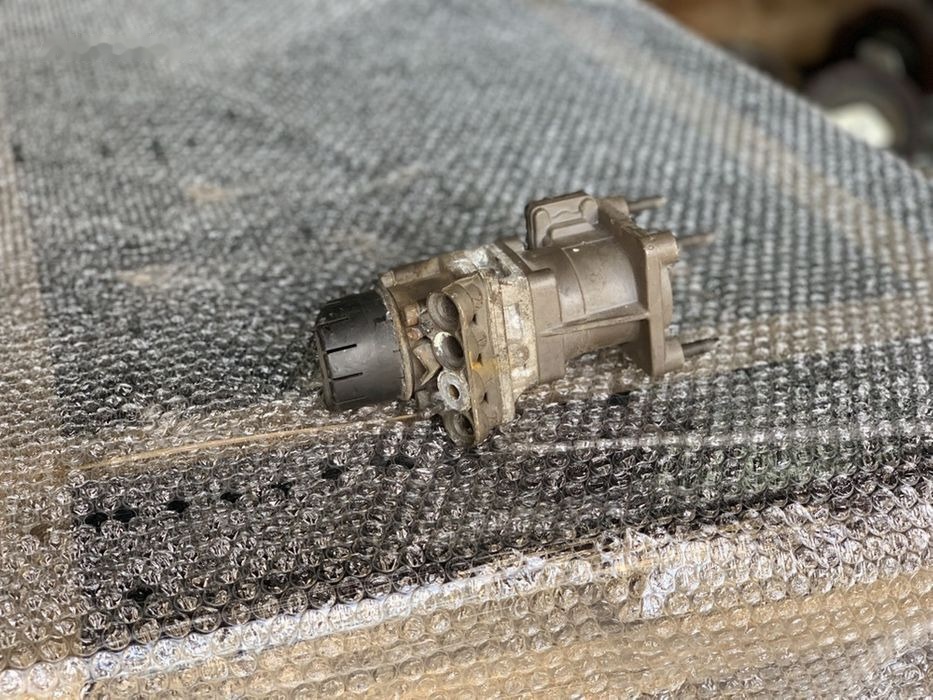 Zawór hamulcowy Oryginał Hurt K001428 Renault Magnum 440 DXI - Ventil för Lastbil: bild 2 Zawór hamulcowy Oryginał Hurt K001428 Renault Magnum 440 DXI - Ventil för Lastbil: bild 2