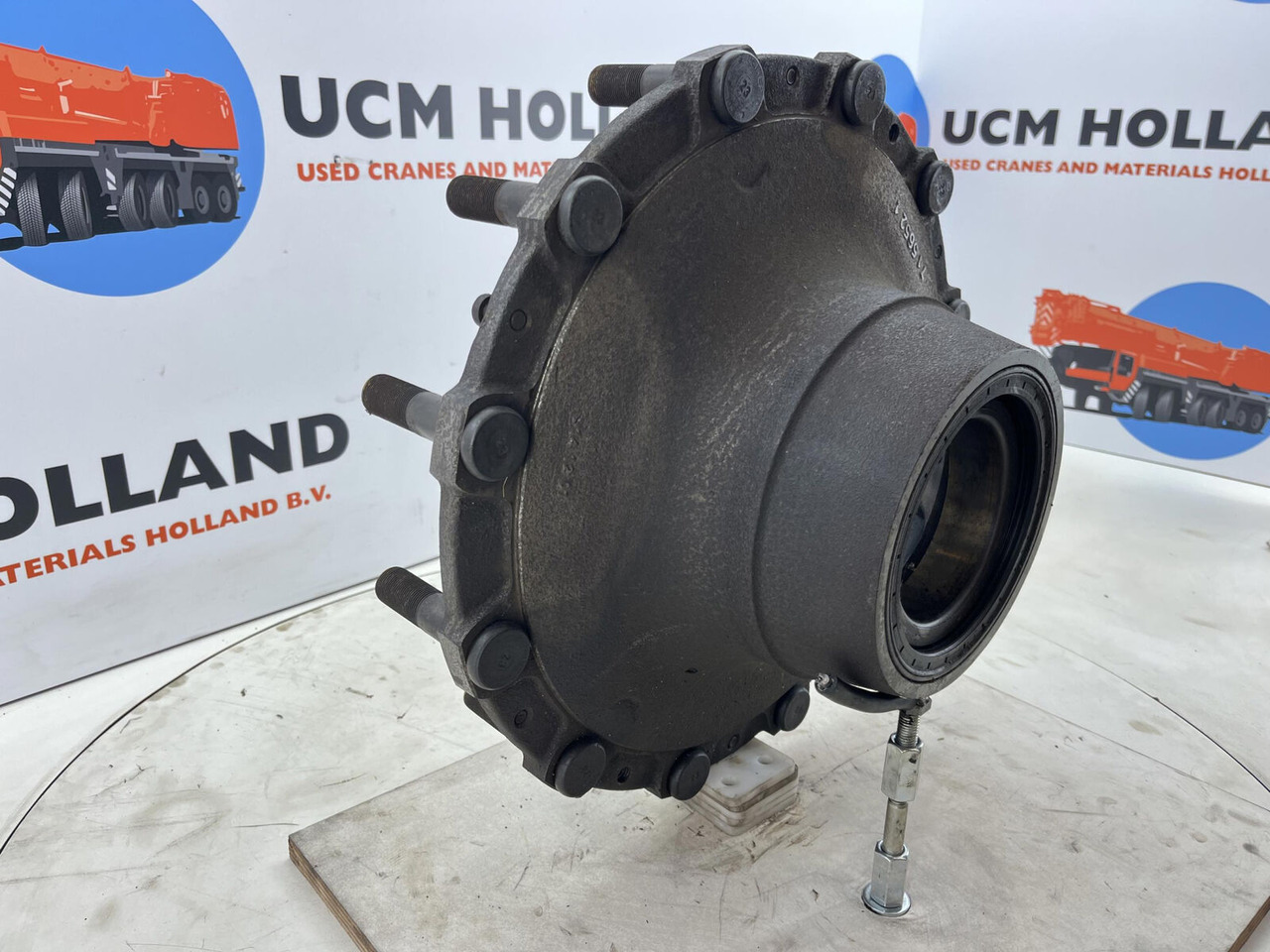 Grove GMK 3050 Megatrak wheel hub - Hub för Lyftkran: bild 3 Grove GMK 3050 Megatrak wheel hub - Hub för Lyftkran: bild 3