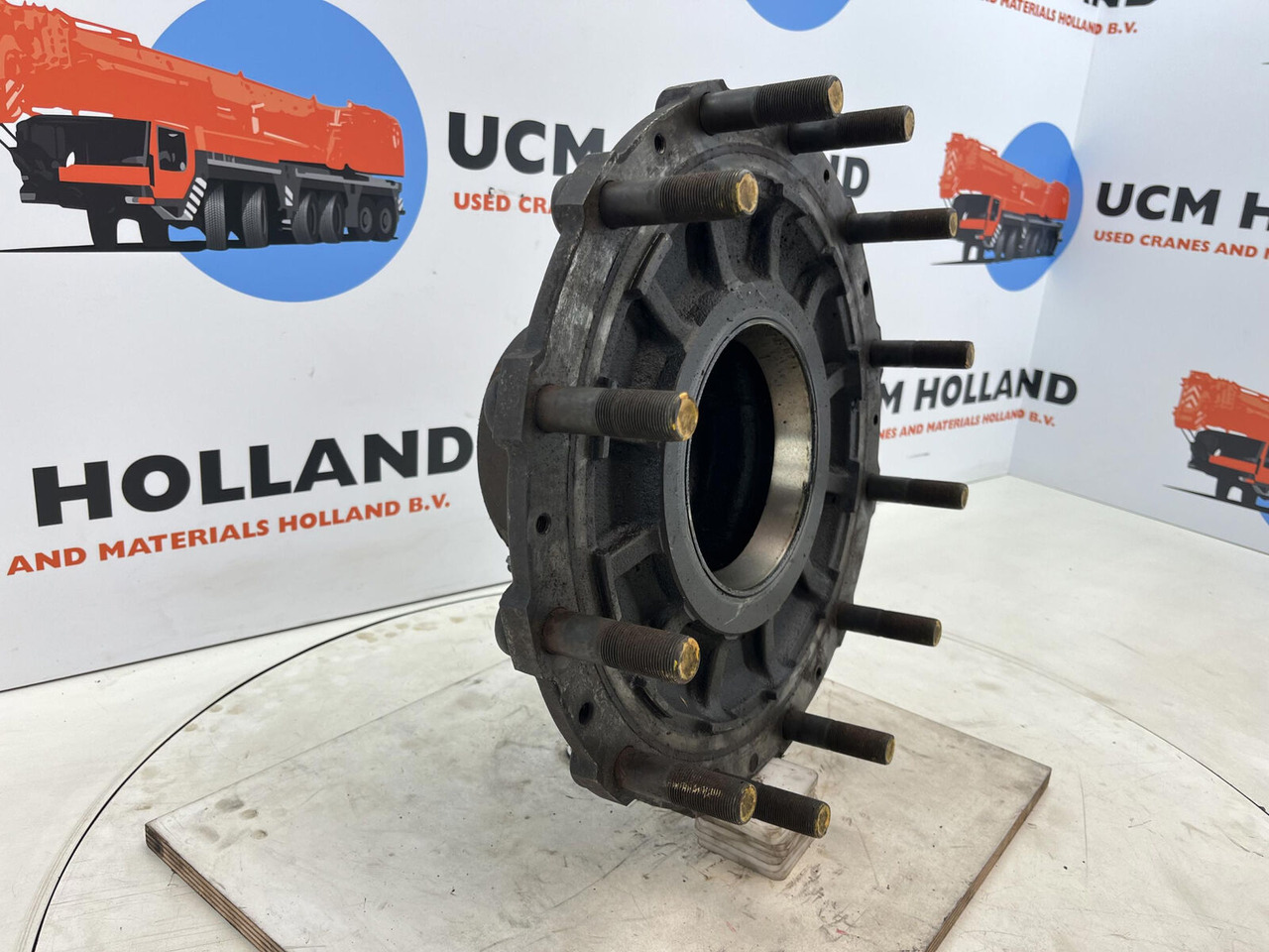 Grove GMK 3050 Megatrak wheel hub - Hub för Lyftkran: bild 2 Grove GMK 3050 Megatrak wheel hub - Hub för Lyftkran: bild 2