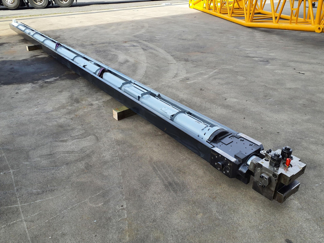 Grove GMK 3055 telescopic cylinder - Hydraulcylinder för Mobilkran: bild 1 Grove GMK 3055 telescopic cylinder - Hydraulcylinder för Mobilkran: bild 1