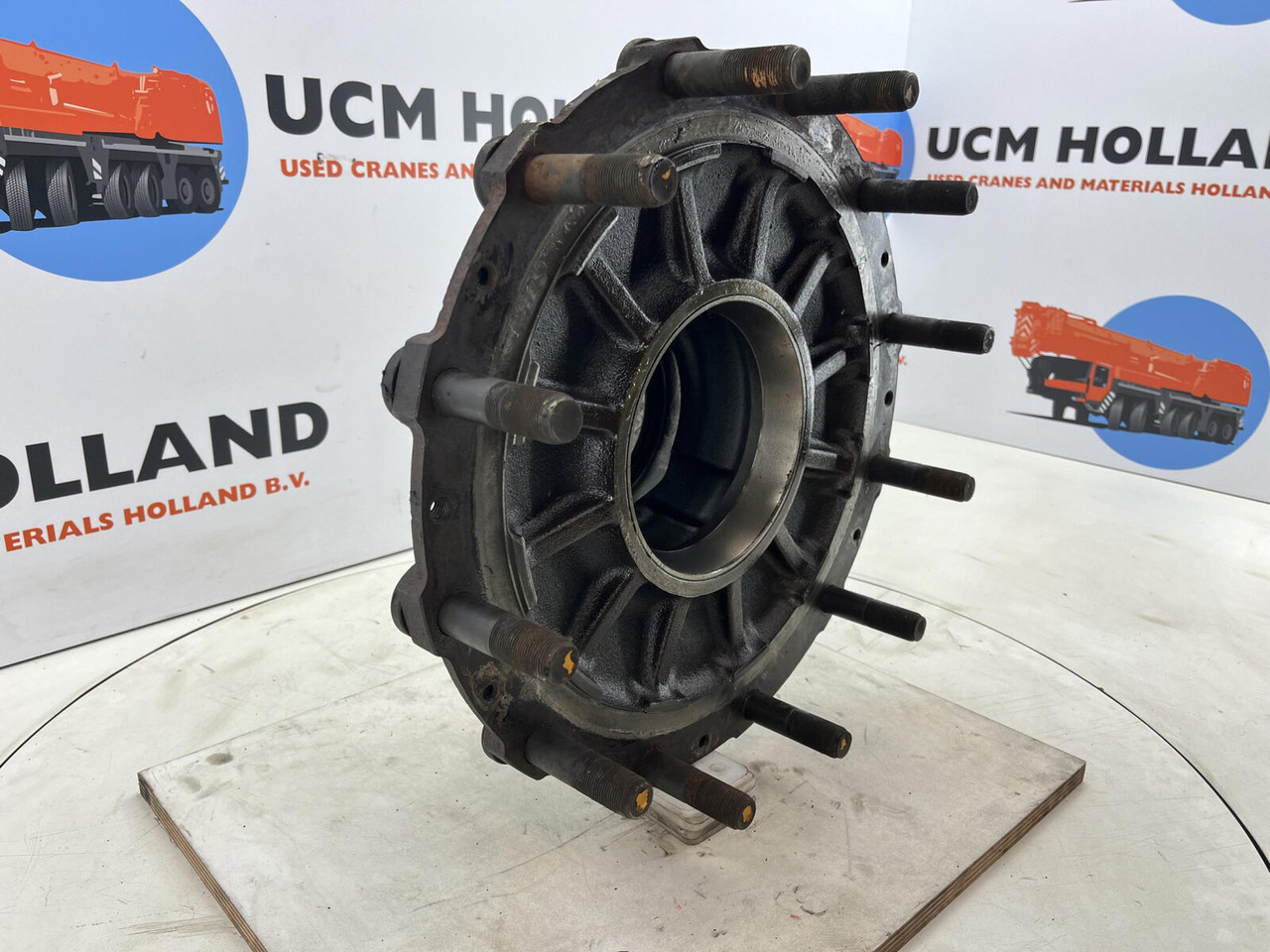 Grove GMK Megatrak wheel hub - Hub för Lyftkran: bild 2 Grove GMK Megatrak wheel hub - Hub för Lyftkran: bild 2