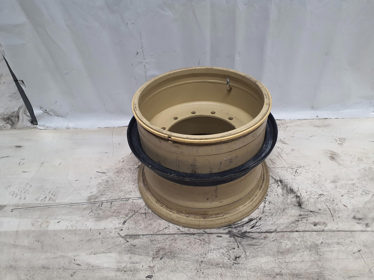 Grove Rim 525/80R25 12 20.5 3p - Fälg för Lyftkran: bild 1 Grove Rim 525/80R25 12 20.5 3p - Fälg för Lyftkran: bild 1