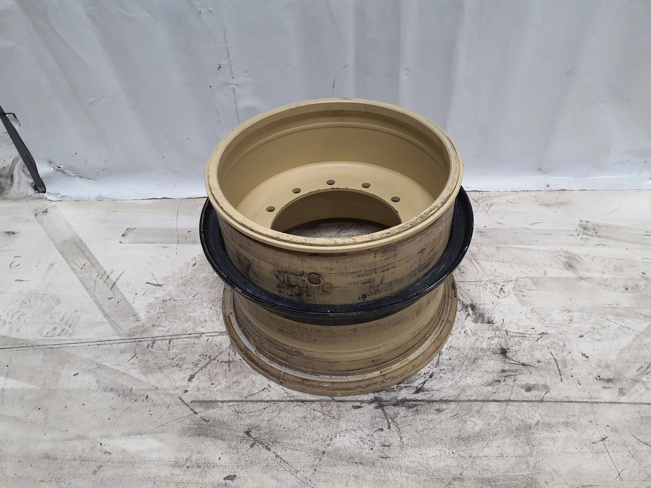 Grove Rim 525/80R25 12 20.5 3p - Fälg för Lyftkran: bild 1 Grove Rim 525/80R25 12 20.5 3p - Fälg för Lyftkran: bild 1