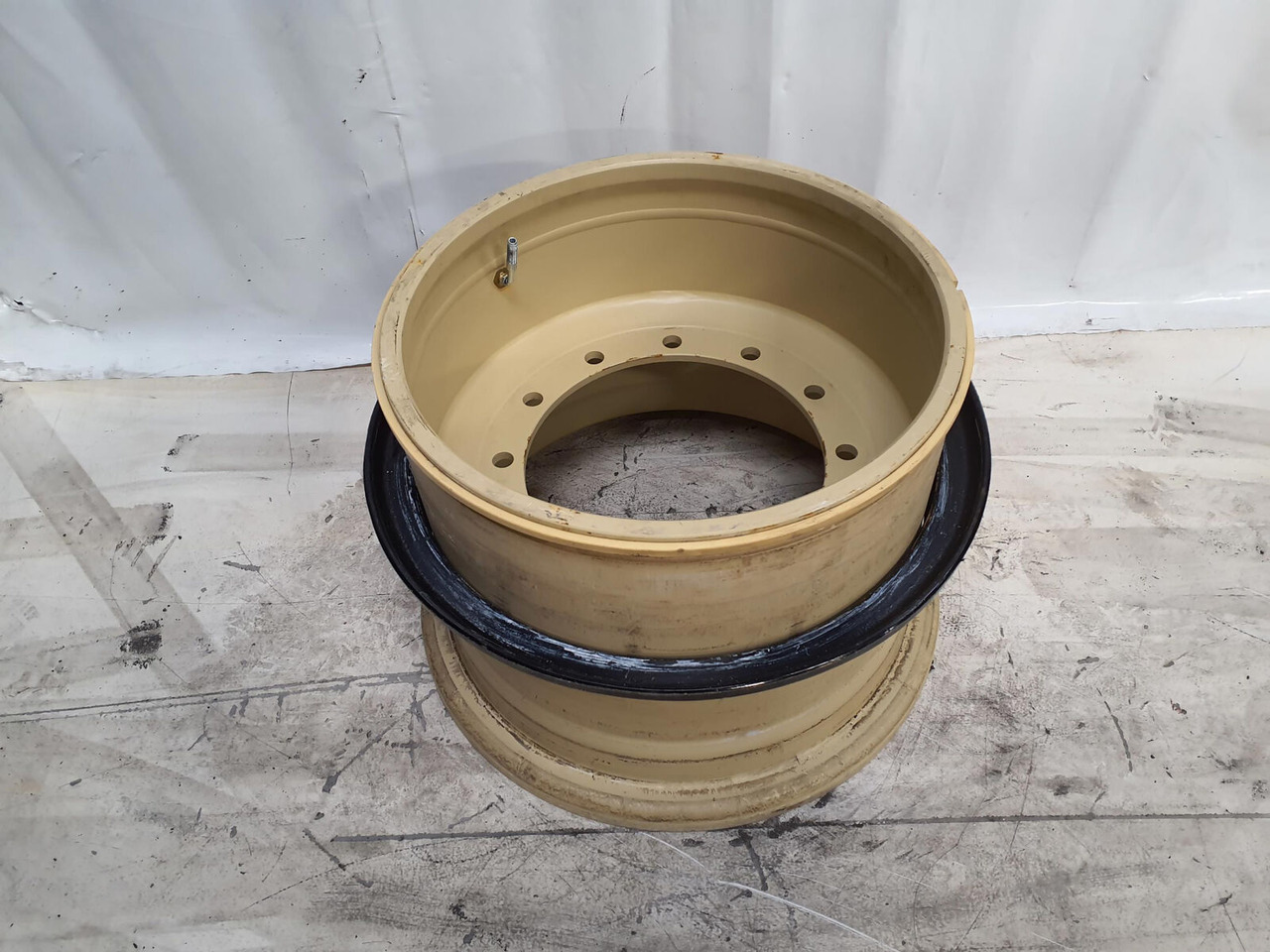 Grove Rim 525/80R25 12 20.5 3p - Fälg för Lyftkran: bild 1 Grove Rim 525/80R25 12 20.5 3p - Fälg för Lyftkran: bild 1