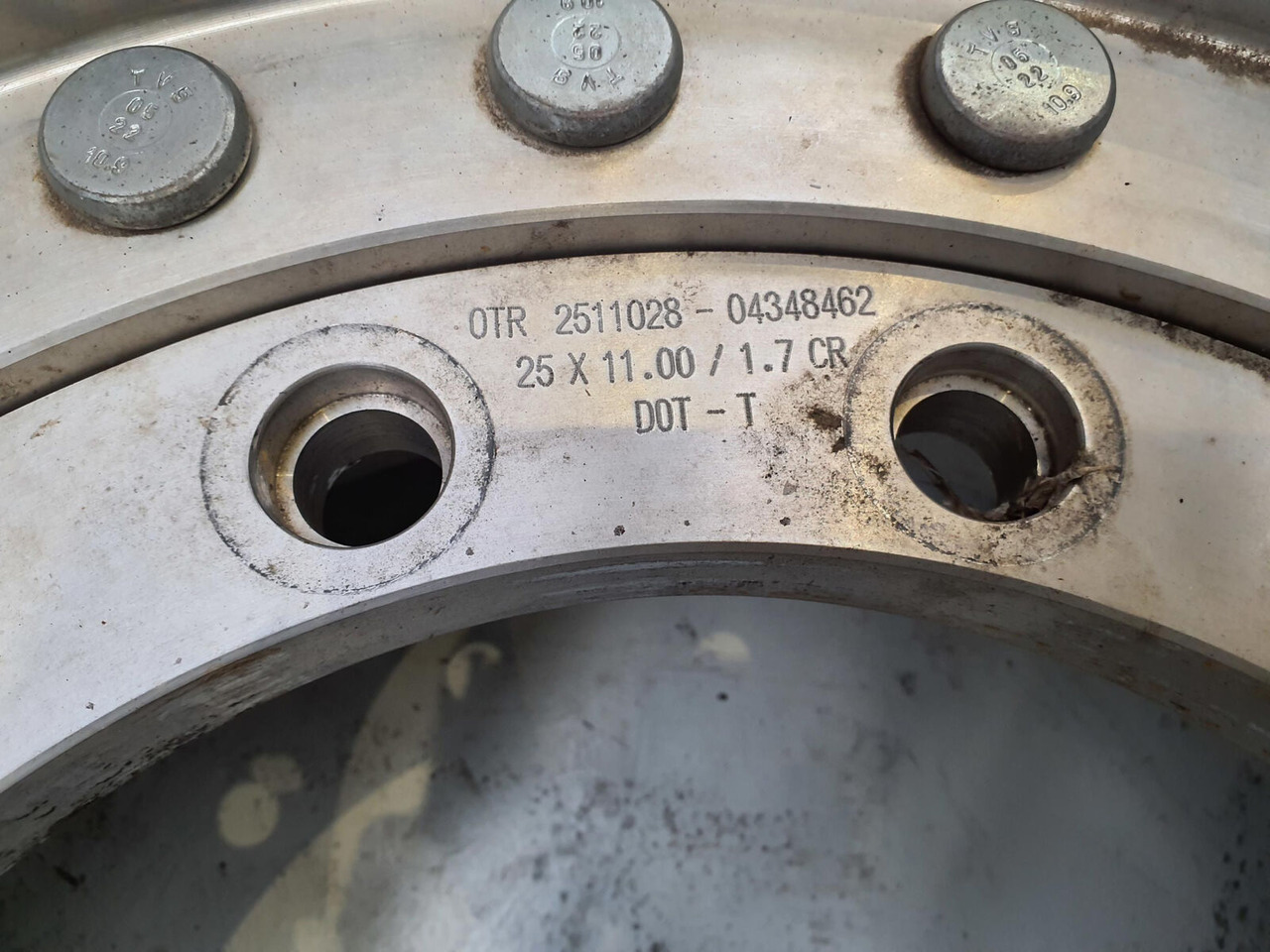 Grove Wheel 445/95R25 12 9 2p alu - Komplett hjul för Lyftkran: bild 5 Grove Wheel 445/95R25 12 9 2p alu - Komplett hjul för Lyftkran: bild 5