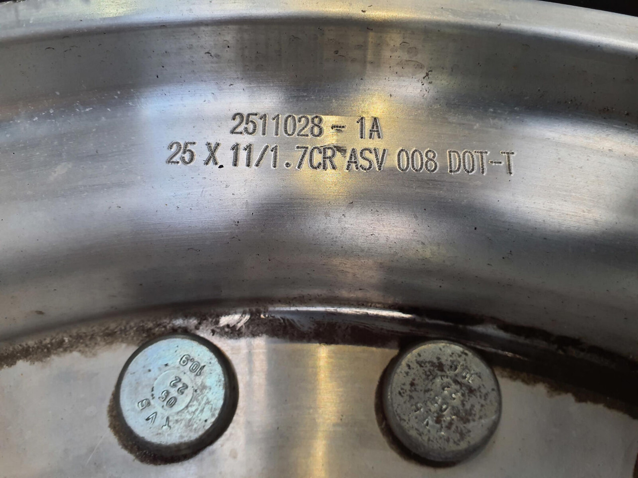 Grove Wheel 445/95R25 12 9 2p alu - Komplett hjul för Lyftkran: bild 4 Grove Wheel 445/95R25 12 9 2p alu - Komplett hjul för Lyftkran: bild 4