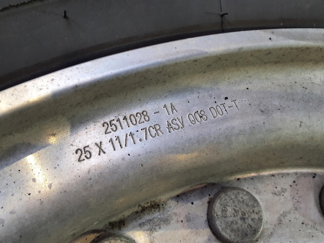 Grove Wheel 445/95R25 12 9 2p alu - Komplett hjul för Lyftkran: bild 5 Grove Wheel 445/95R25 12 9 2p alu - Komplett hjul för Lyftkran: bild 5