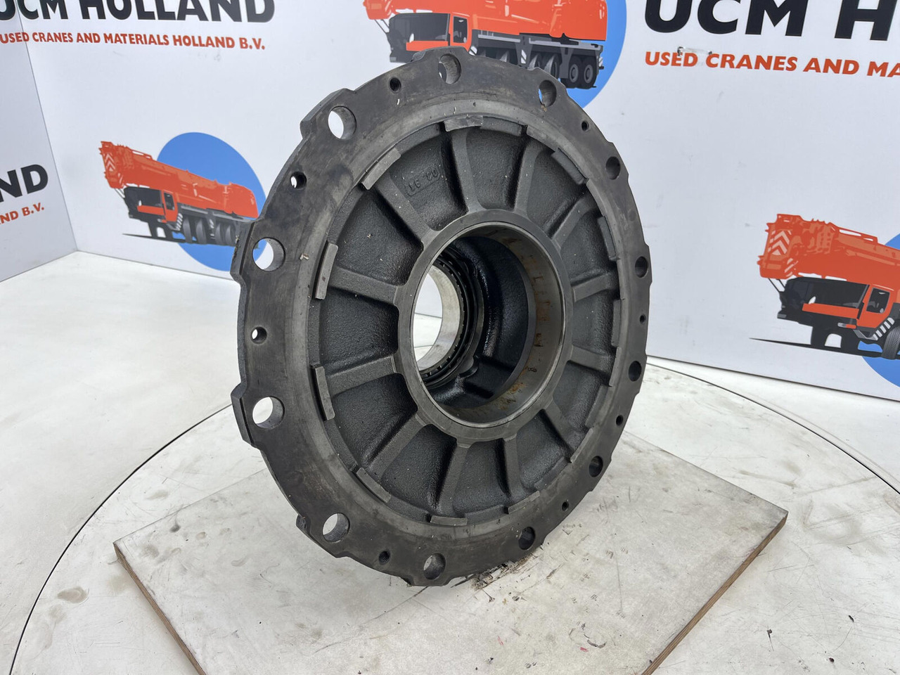 Krupp KMK 3045 Megatrak wheel hub - Hub för Byggmaskiner: bild 2 Krupp KMK 3045 Megatrak wheel hub - Hub för Byggmaskiner: bild 2