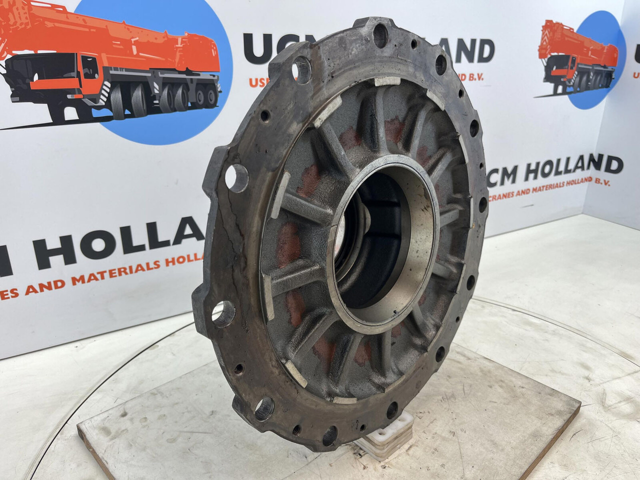 Krupp KMK 3045 Megatrak wheel hub - Hub för Lyftkran: bild 2 Krupp KMK 3045 Megatrak wheel hub - Hub för Lyftkran: bild 2