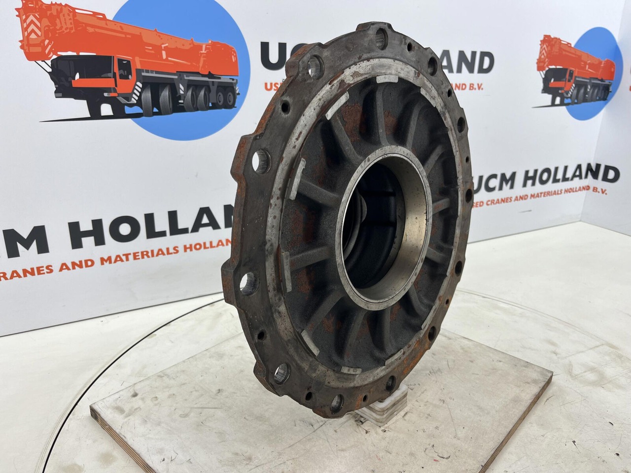 Krupp KMK 3045 Megatrak wheel hub - Hub för Lyftkran: bild 2 Krupp KMK 3045 Megatrak wheel hub - Hub för Lyftkran: bild 2