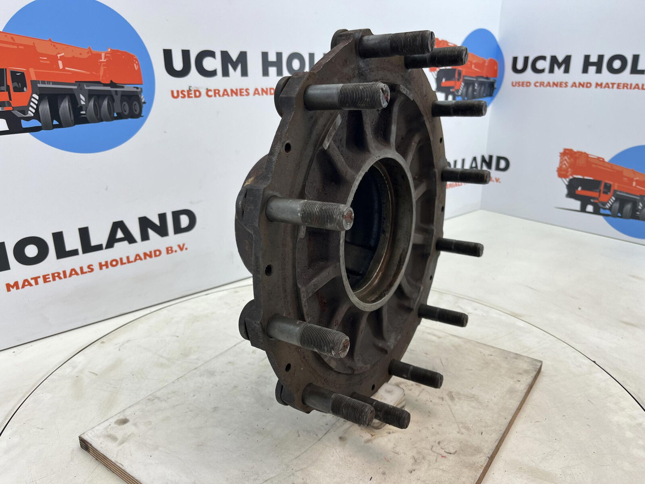 Krupp KMK 3045 Megatrak wheel hub - Hub för Lyftkran: bild 2 Krupp KMK 3045 Megatrak wheel hub - Hub för Lyftkran: bild 2