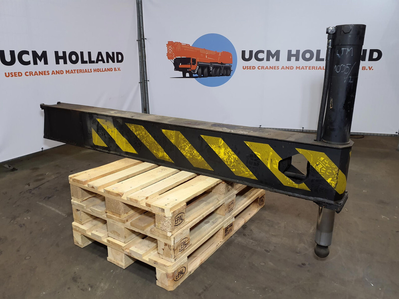 Liebherr LTM 1035/2 sliding beam complete - Fjädring för Mobilkran: bild 1 Liebherr LTM 1035/2 sliding beam complete - Fjädring för Mobilkran: bild 1