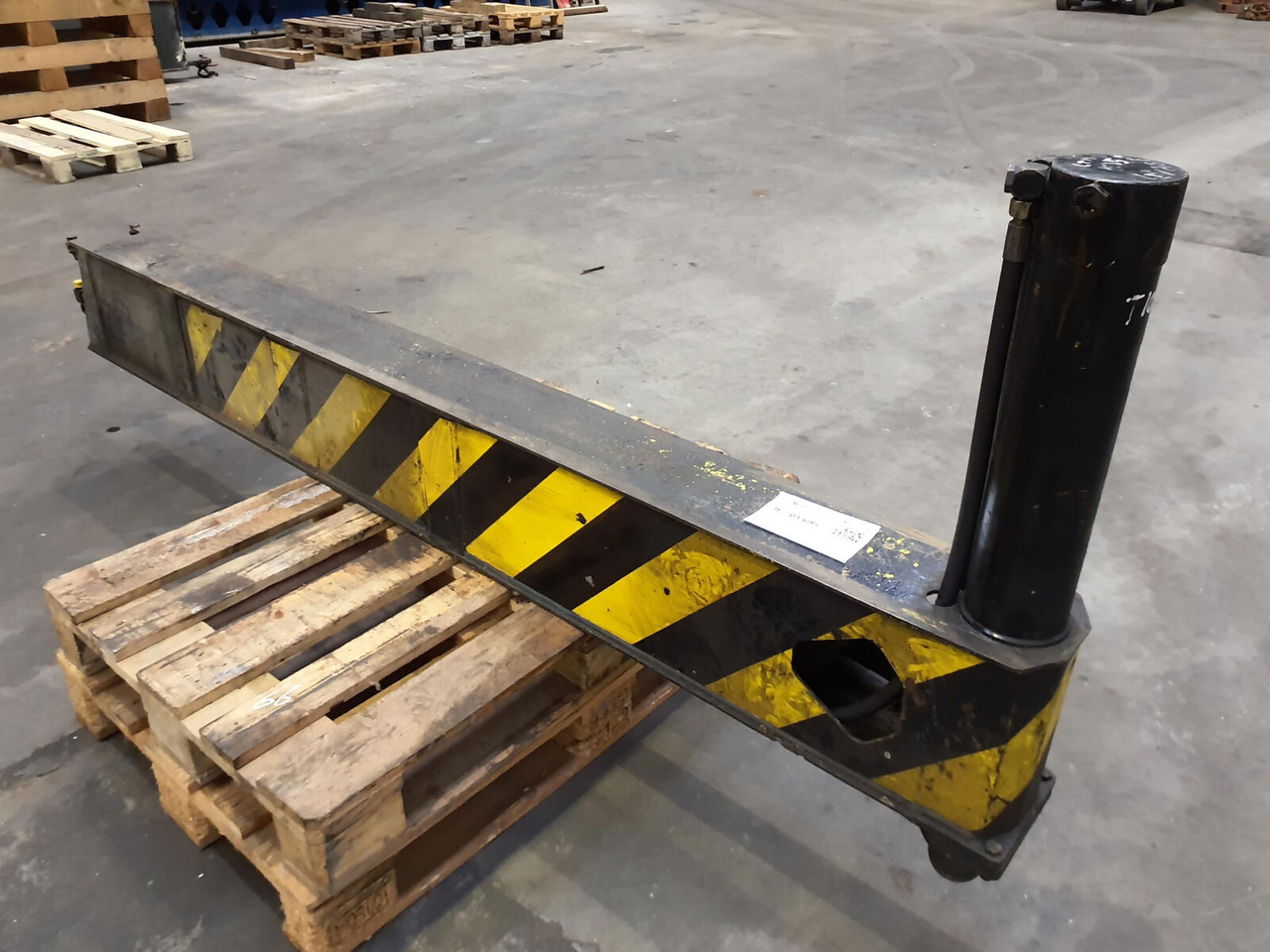 Liebherr LTM 1035-2 sliding beam complete - Fjädring för Lyftkran: bild 1 Liebherr LTM 1035-2 sliding beam complete - Fjädring för Lyftkran: bild 1