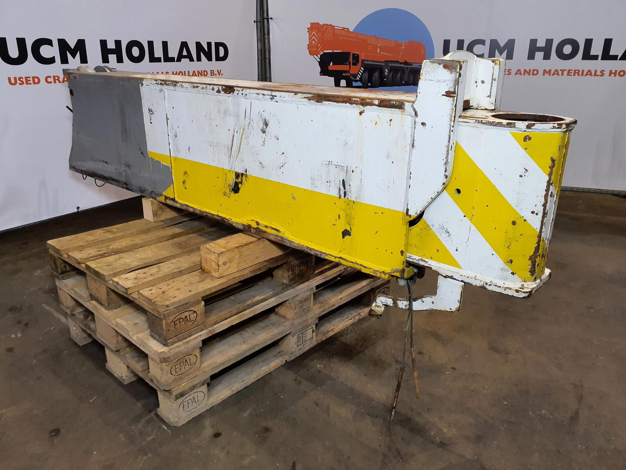 Liebherr LTM 1090-2 outrigger beam rear - Fjädring för Lyftkran: bild 1 Liebherr LTM 1090-2 outrigger beam rear - Fjädring för Lyftkran: bild 1