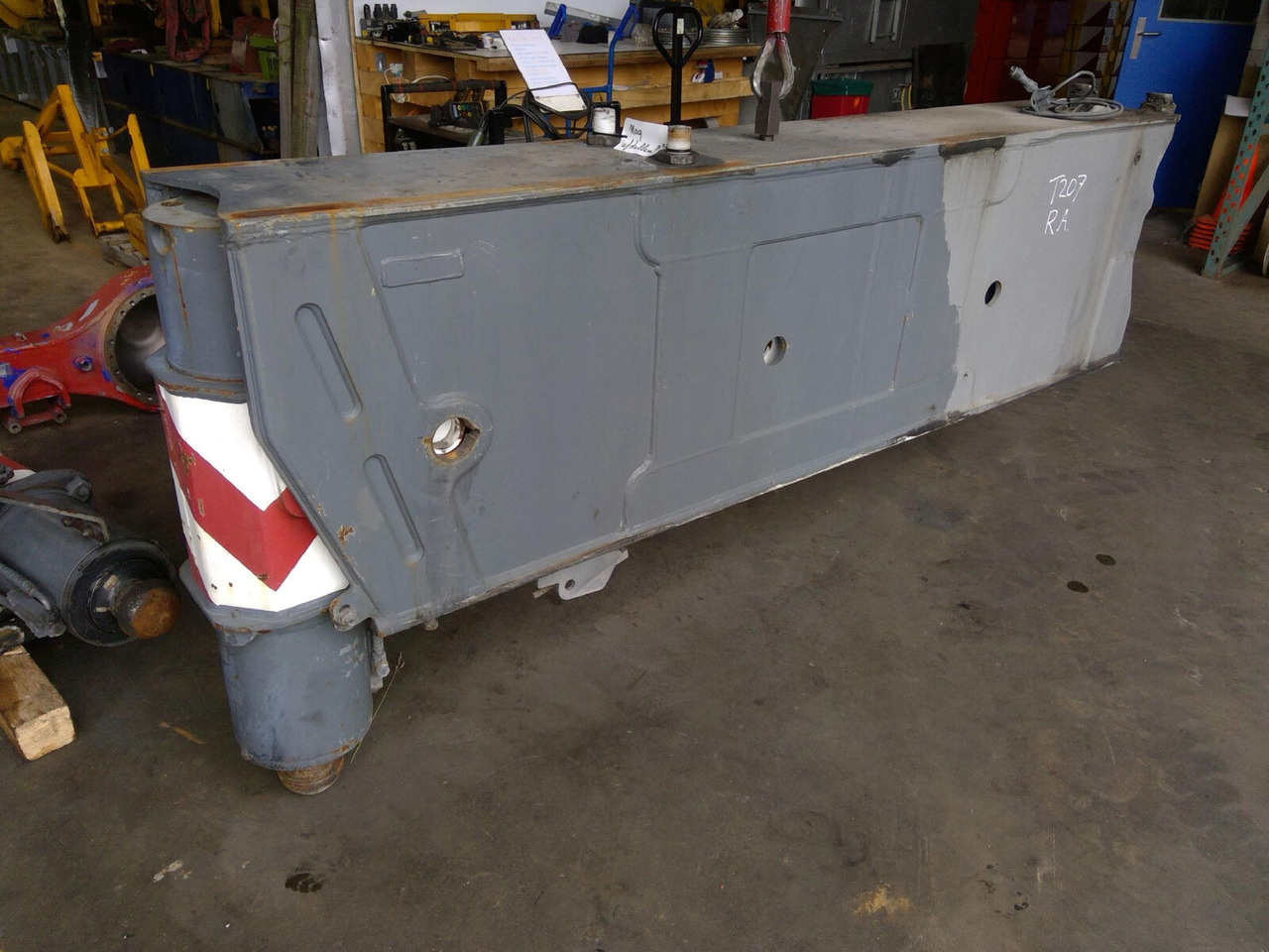 Liebherr LTM 1250-6.1 outrigger beam complete rear - Fjädring för Lyftkran: bild 2 Liebherr LTM 1250-6.1 outrigger beam complete rear - Fjädring för Lyftkran: bild 2