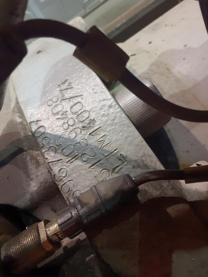 Liebherr LTM 1400-7.1 Telescopic cylinder - Hydraulcylinder för Mobilkran: bild 5 Liebherr LTM 1400-7.1 Telescopic cylinder - Hydraulcylinder för Mobilkran: bild 5