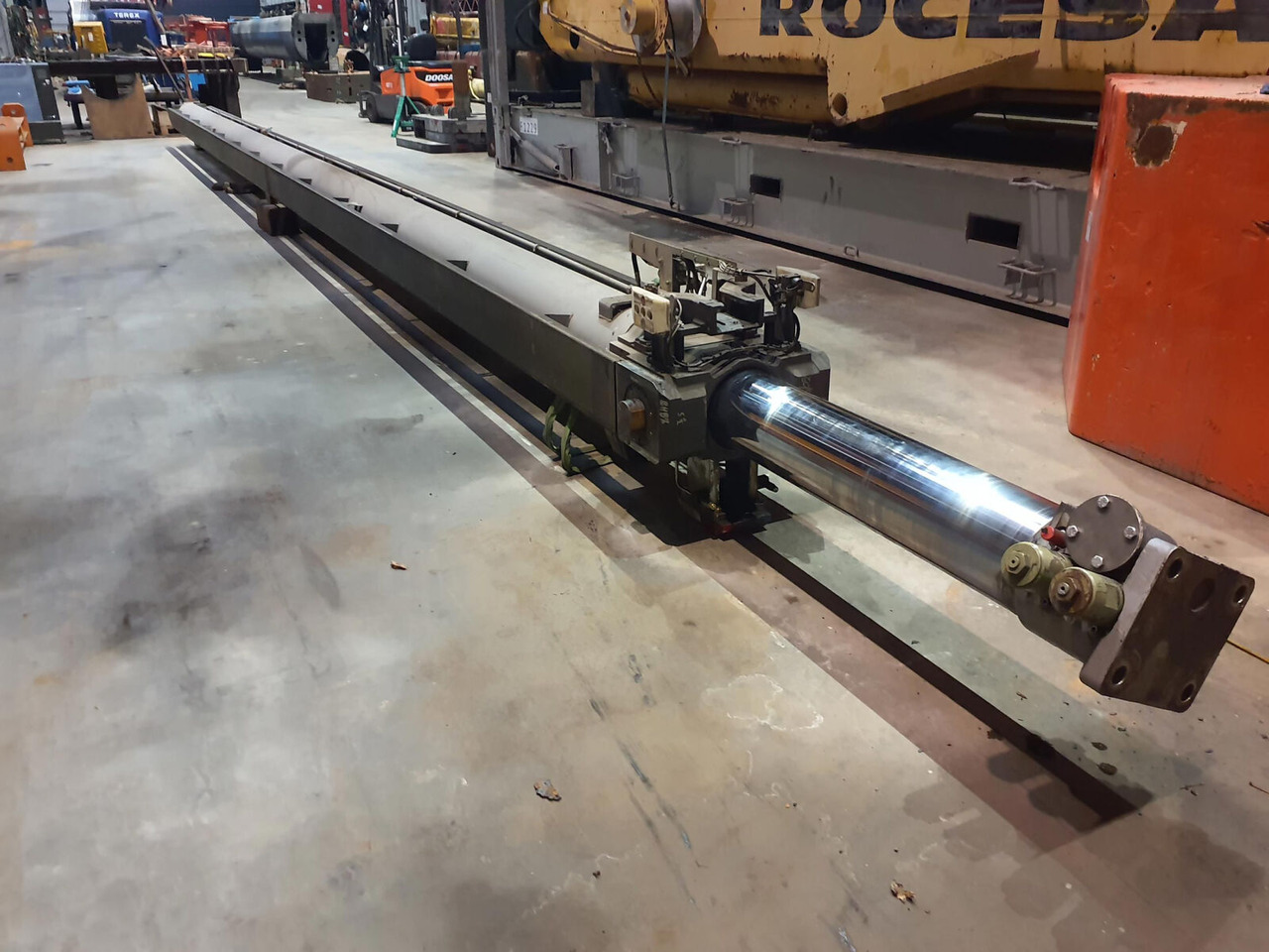 Liebherr LTM 1400-7.1 Telescopic cylinder - Hydraulcylinder för Mobilkran: bild 4 Liebherr LTM 1400-7.1 Telescopic cylinder - Hydraulcylinder för Mobilkran: bild 4