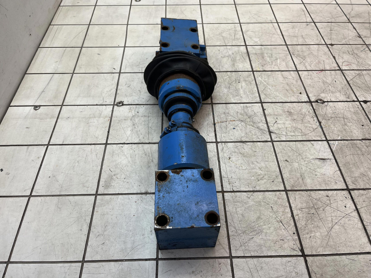 Liebherr LTM 1400-7.1 cylinder connection - Hydraulcylinder för Mobilkran: bild 2 Liebherr LTM 1400-7.1 cylinder connection - Hydraulcylinder för Mobilkran: bild 2