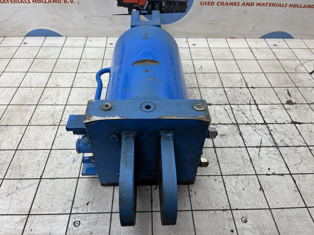 Liebherr LTM 1400-7.1 luffing cylinder TY-frame - Hydraulcylinder för Mobilkran: bild 1 Liebherr LTM 1400-7.1 luffing cylinder TY-frame - Hydraulcylinder för Mobilkran: bild 1