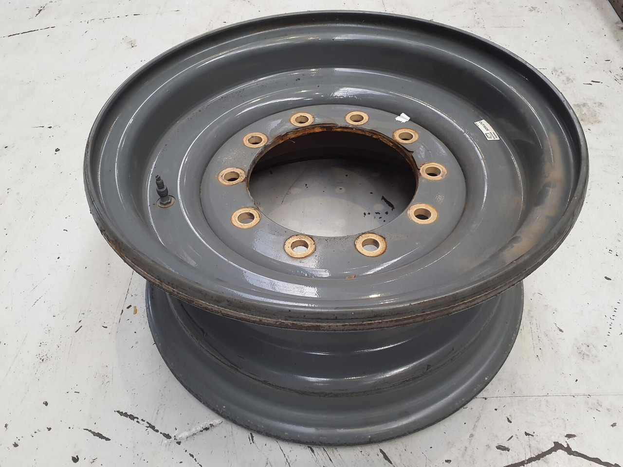 Liebherr Rim 445/95R25 10 12 1p - Fälg för Lyftkran: bild 1 Liebherr Rim 445/95R25 10 12 1p - Fälg för Lyftkran: bild 1