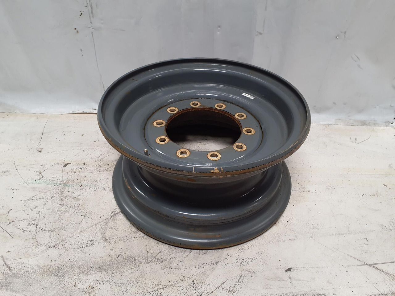 Liebherr Rim 445/95R25 10 12 1p - Fälg för Lyftkran: bild 1 Liebherr Rim 445/95R25 10 12 1p - Fälg för Lyftkran: bild 1