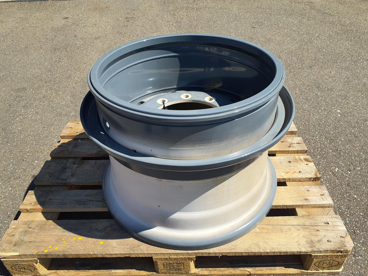 Liebherr Rim 525/80R25 10 21.5 3p - Fälg för Lyftkran: bild 1 Liebherr Rim 525/80R25 10 21.5 3p - Fälg för Lyftkran: bild 1