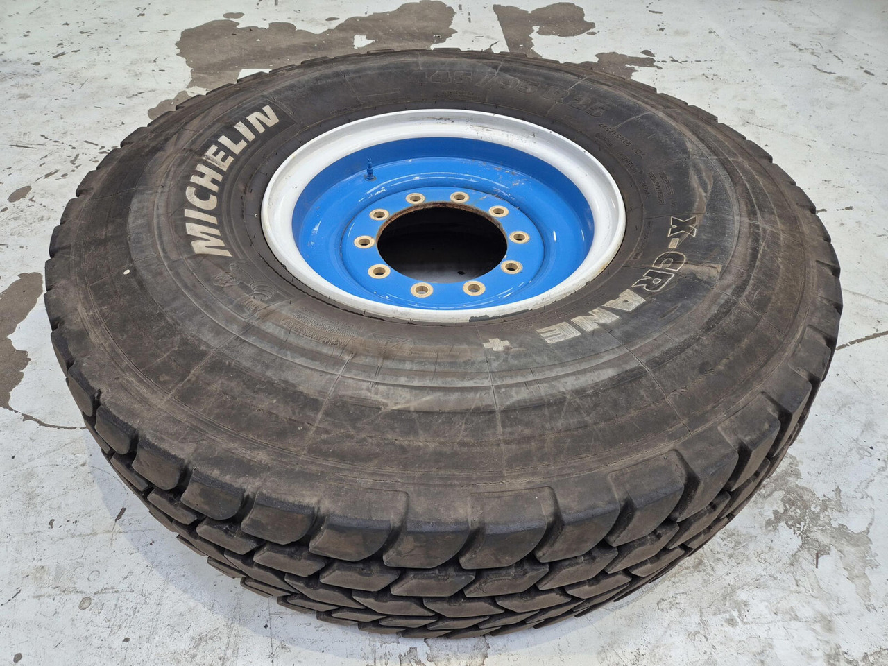 Liebherr Wheel 445/95R25 10 12 1p - Komplett hjul för Lyftkran: bild 1 Liebherr Wheel 445/95R25 10 12 1p - Komplett hjul för Lyftkran: bild 1