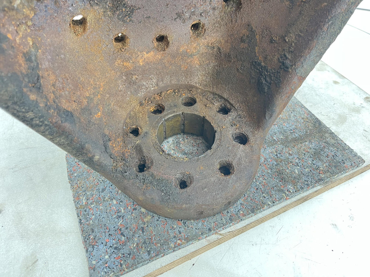 Styrspindel för Mobilkran Terex AC 155 steering knuckle 16 holes axle 3: bild 8