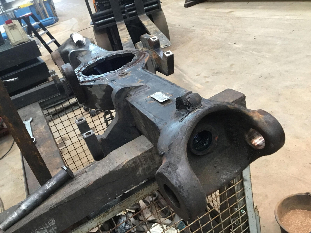 Terex AC 205 axle housing axle 4 - Axel och reservdelar för Mobilkran: bild 2 Terex AC 205 axle housing axle 4 - Axel och reservdelar för Mobilkran: bild 2